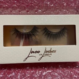 Lavaa Lashes - Charm